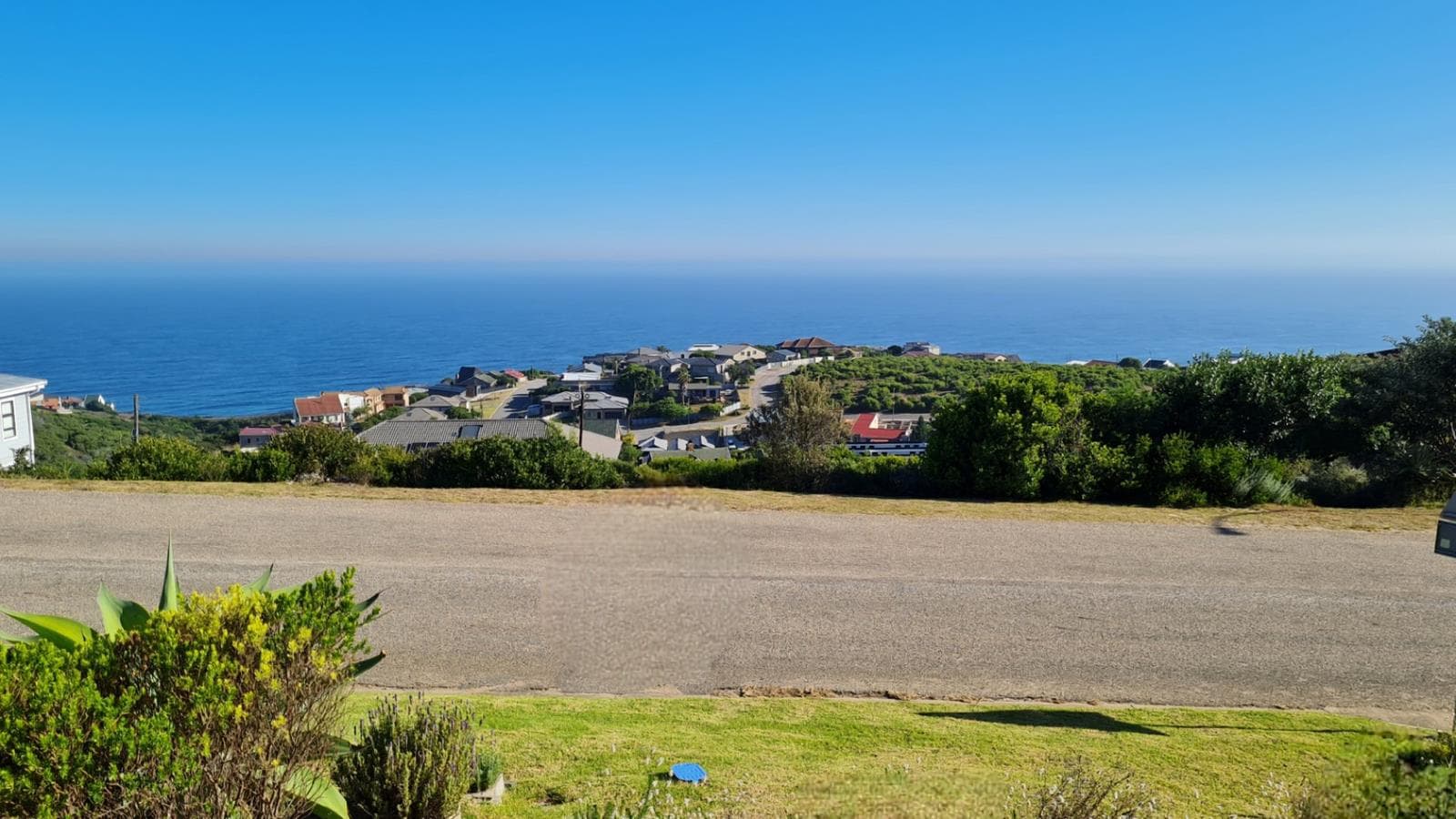 880 m² Land available in Dana Bay