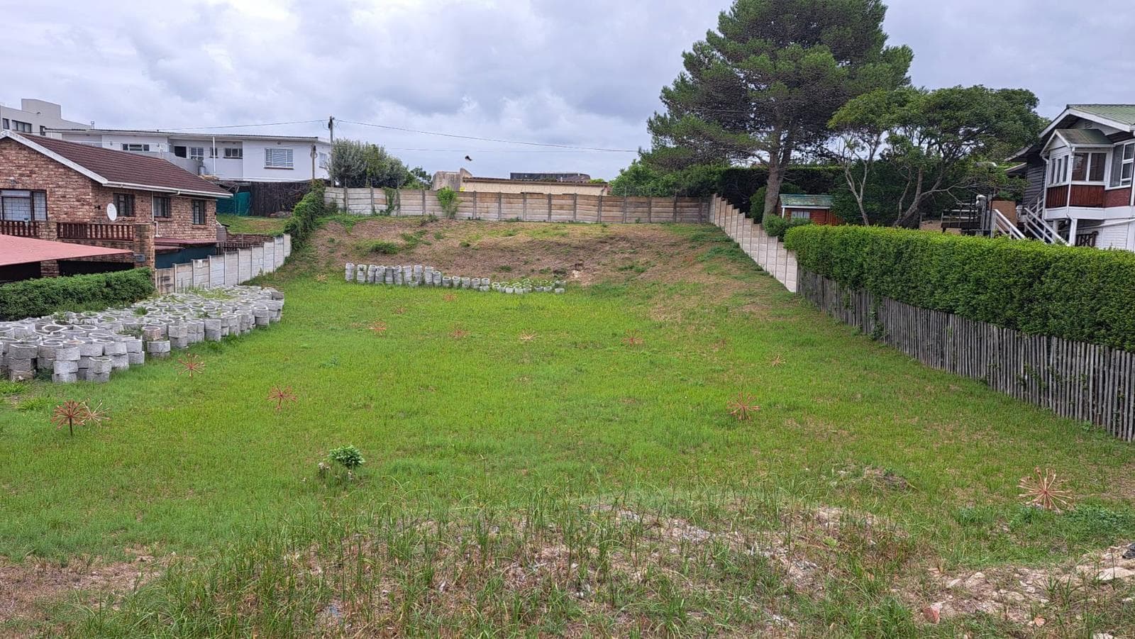 1 117 m² Land available in Sedgefield Central