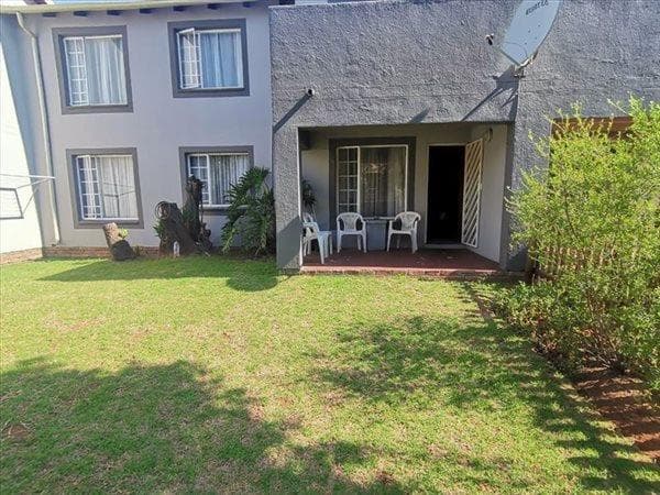 3 Bedroom Apartment in Glen Marais
