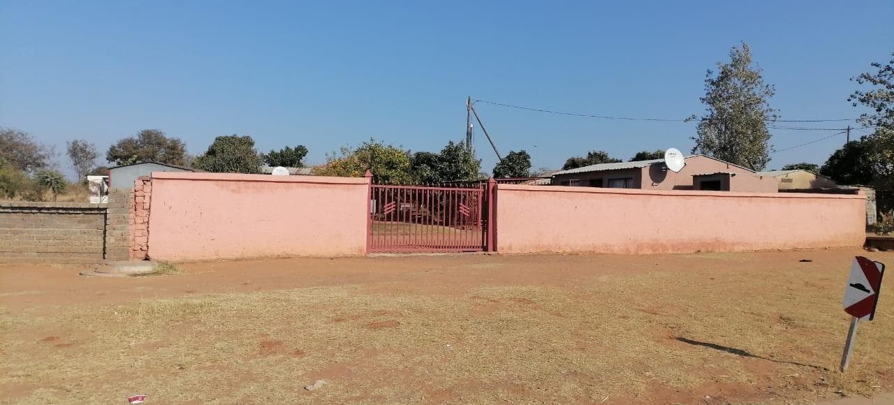 390 m² Land available in Lethlabile