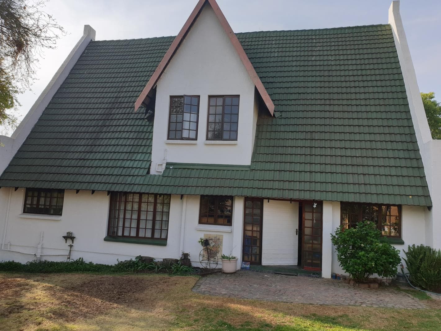 Studio apartment in Douglasdale