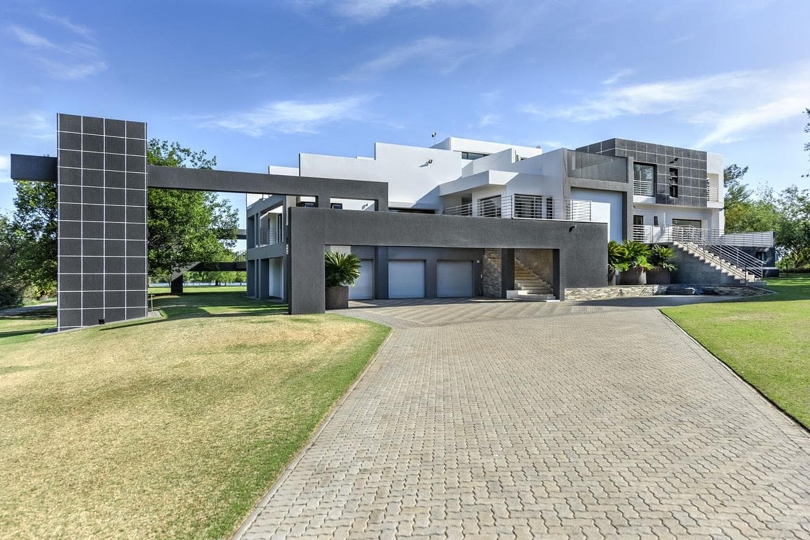 4 Bedroom House in Kaalplaats