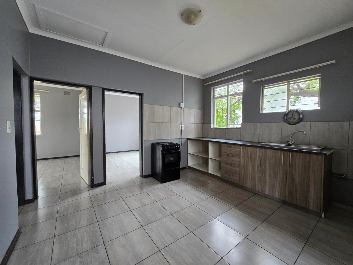 2 Bedroom Garden Cottage in Mackenzie Park