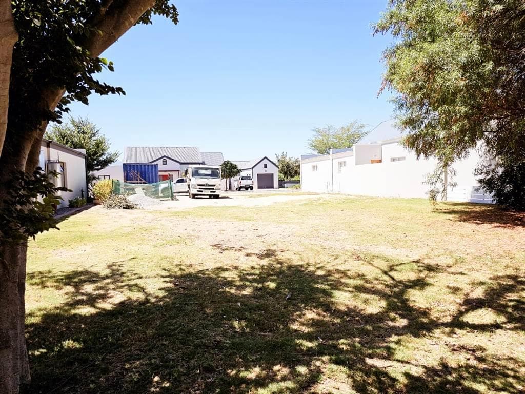 452 m² Land available in Robertson