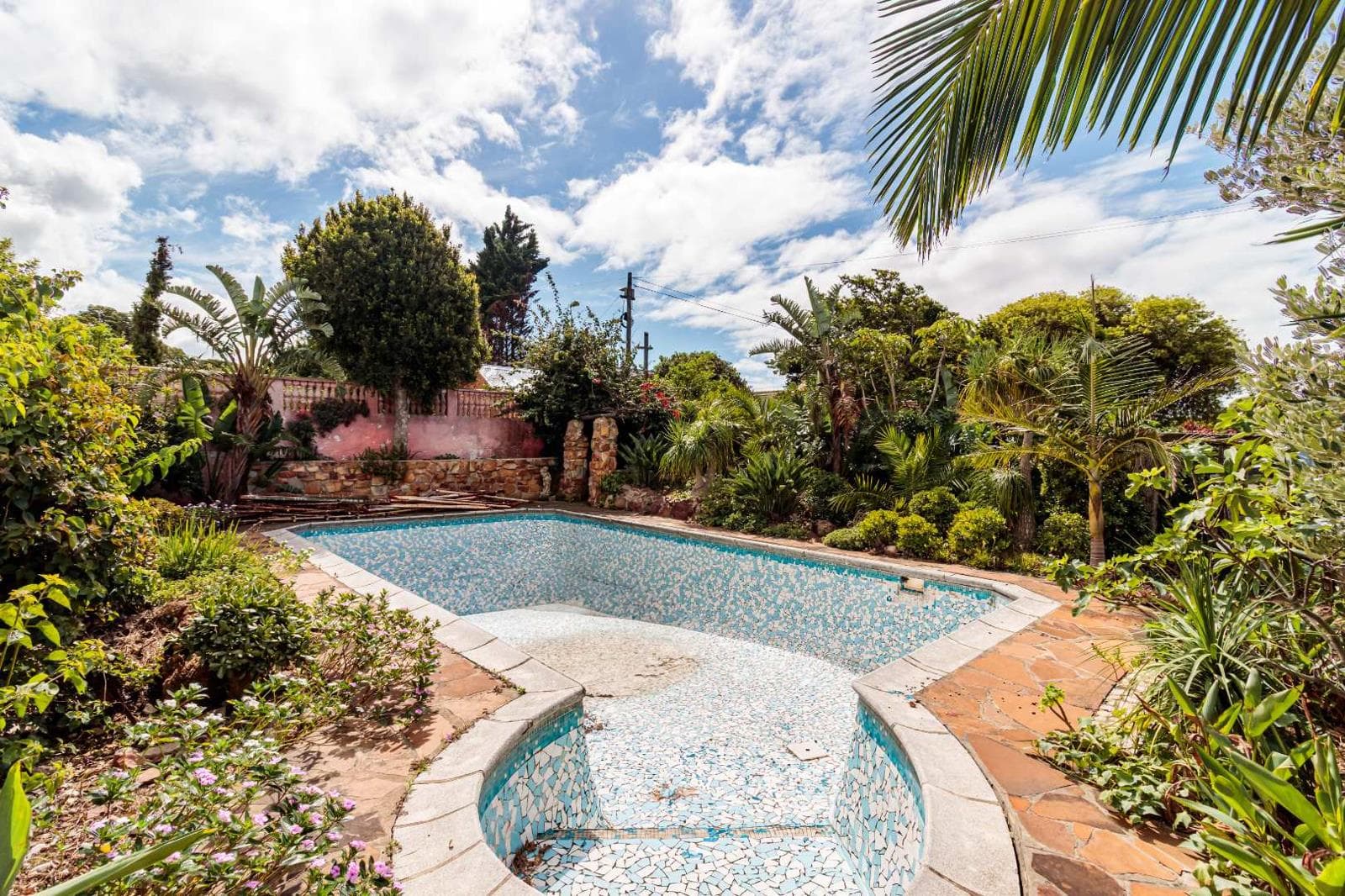 832 m² Land available in Parsons Hill