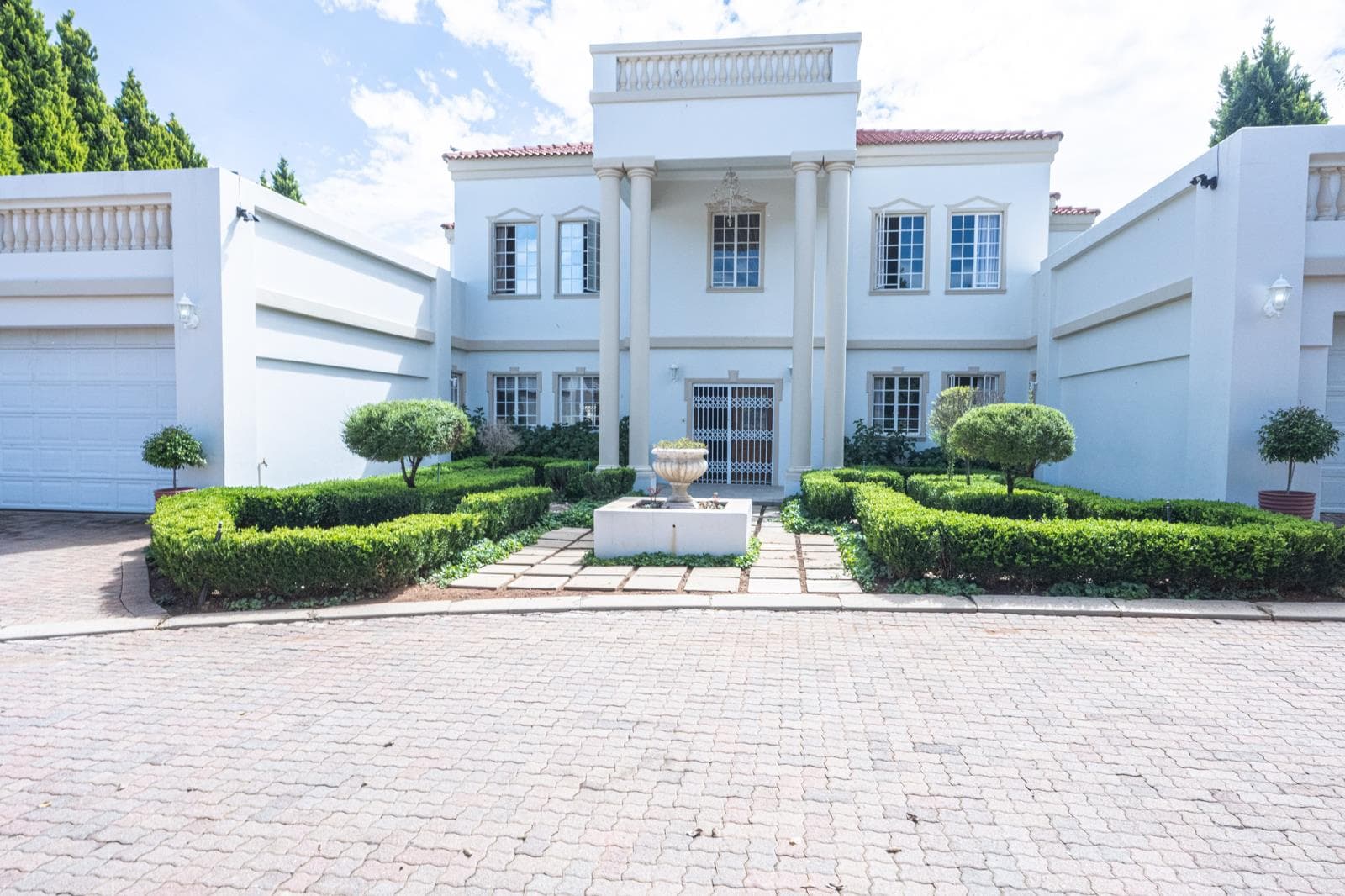 6.5 Bedroom House in Wilkoppies
