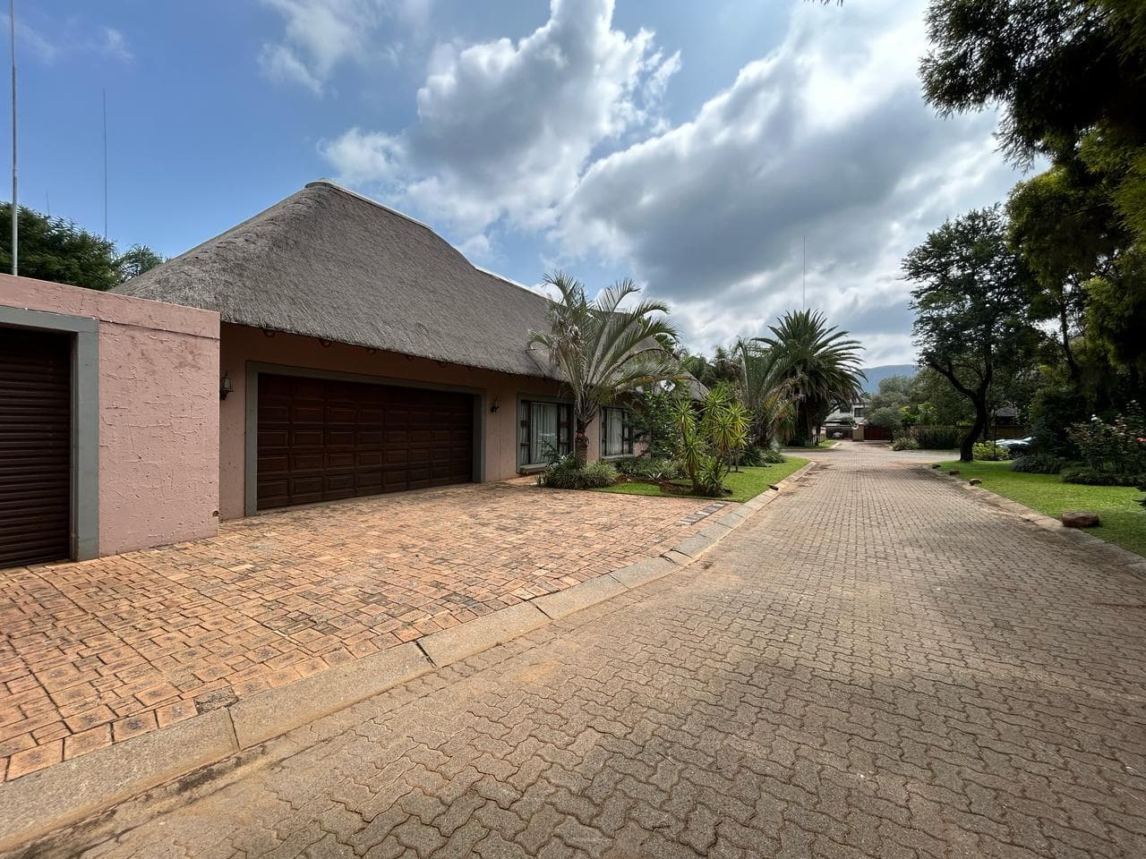 5 Bedroom House in Melodie