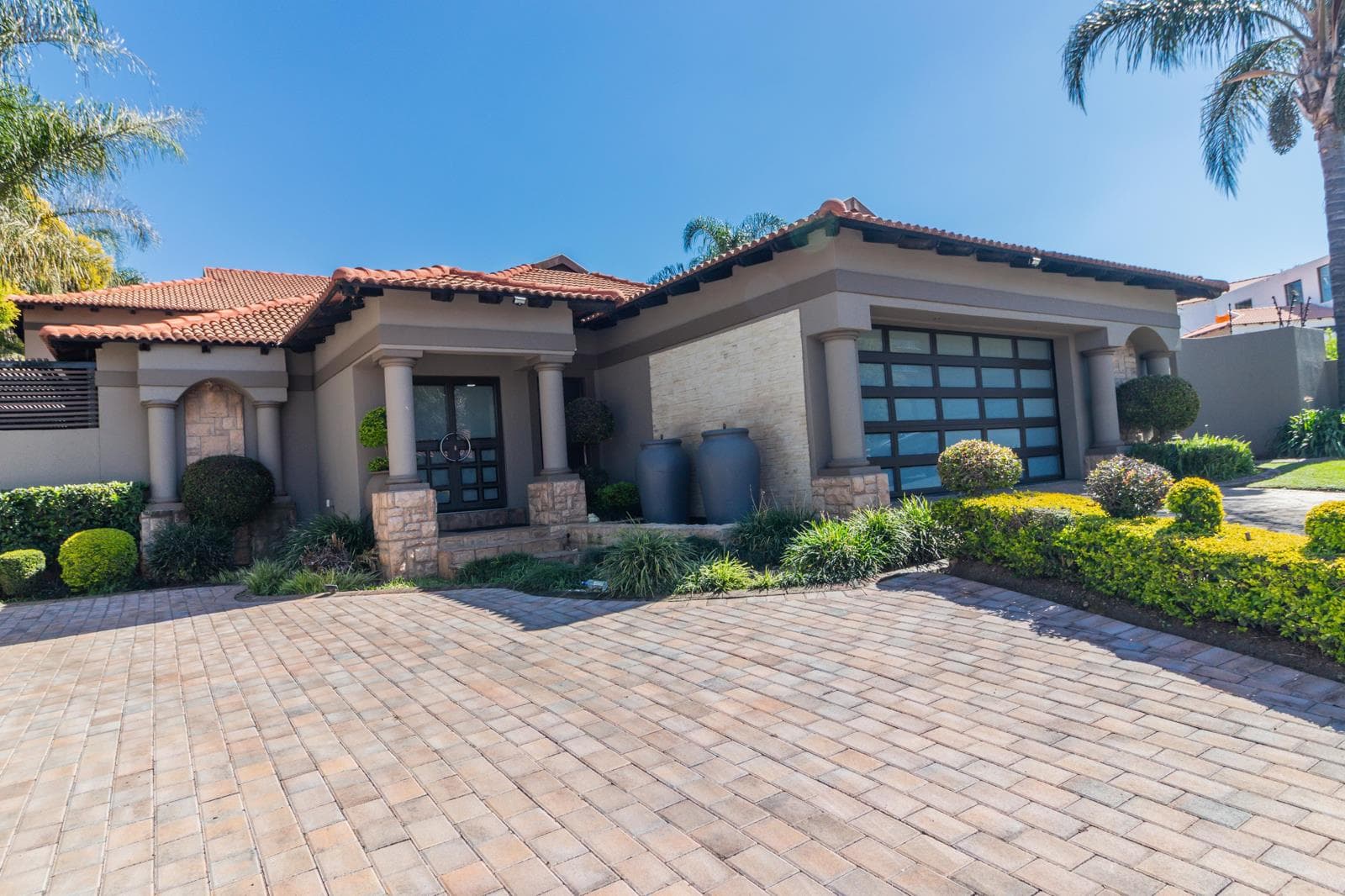 6 Bedroom House in Ifafi