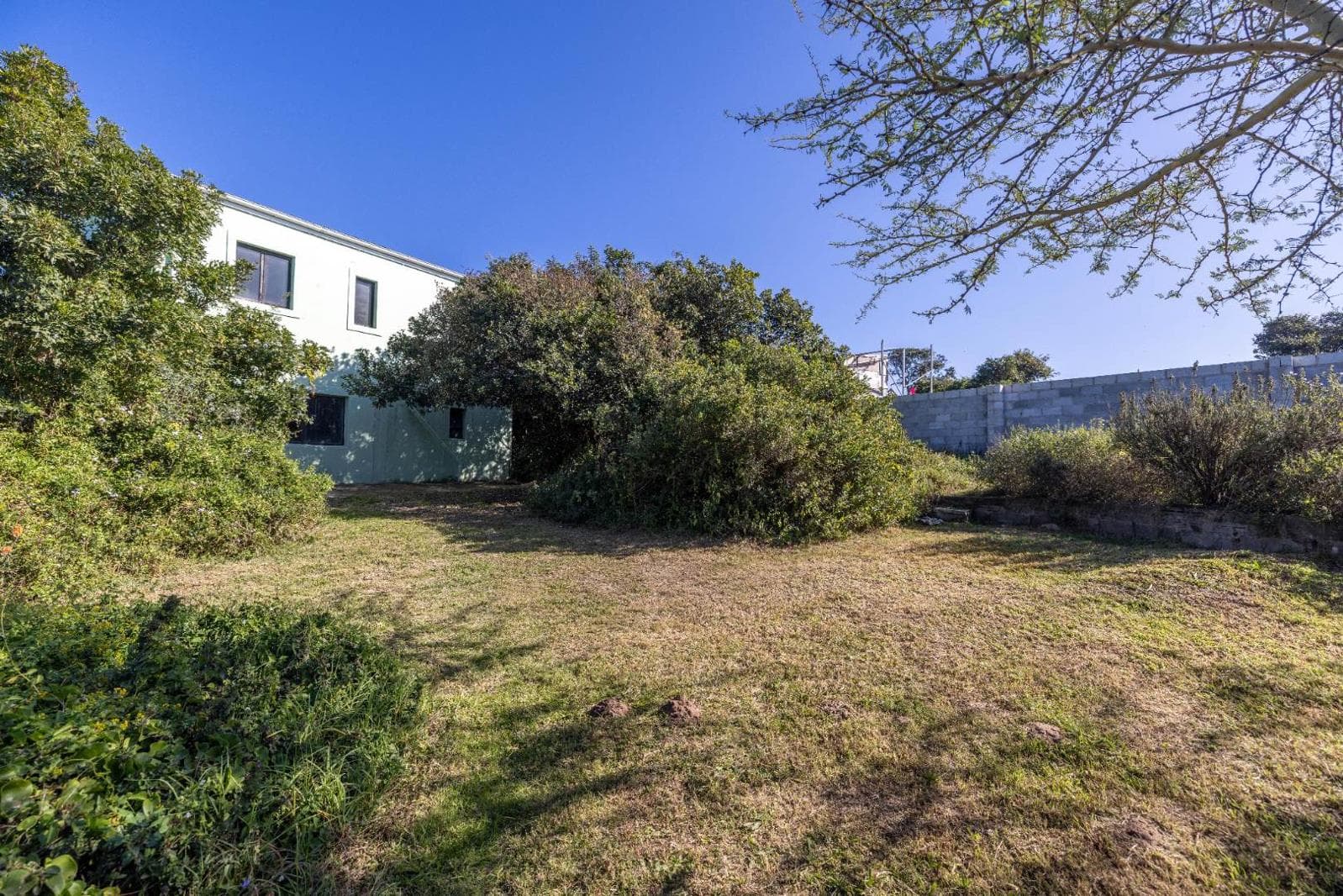 5 Bedroom House in Kenton On Sea