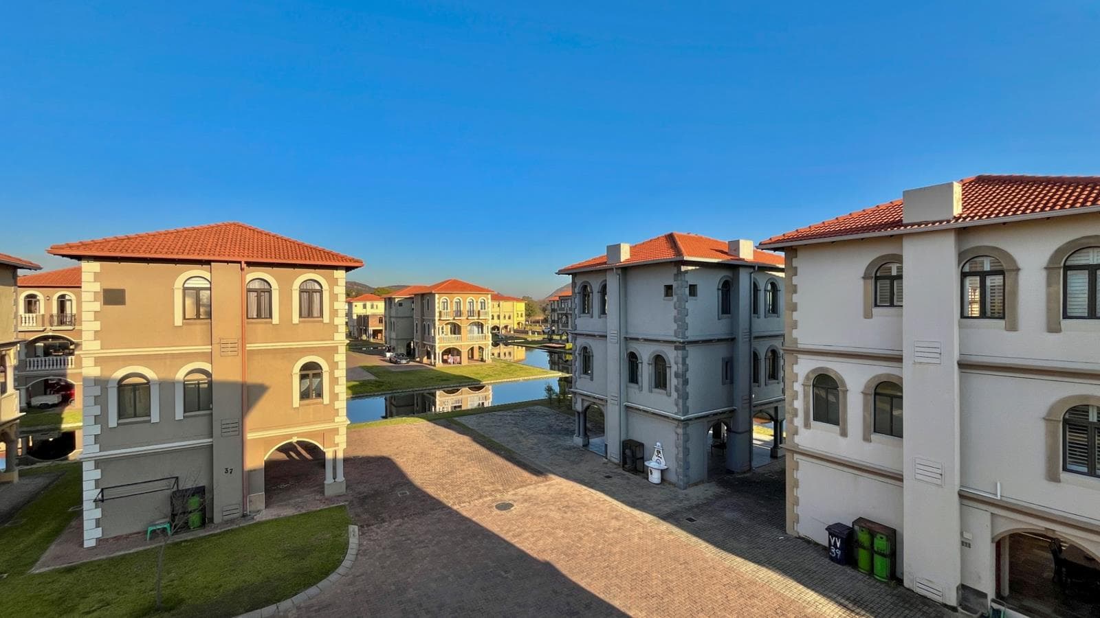 4 Bedroom House in Hartbeespoort Dam