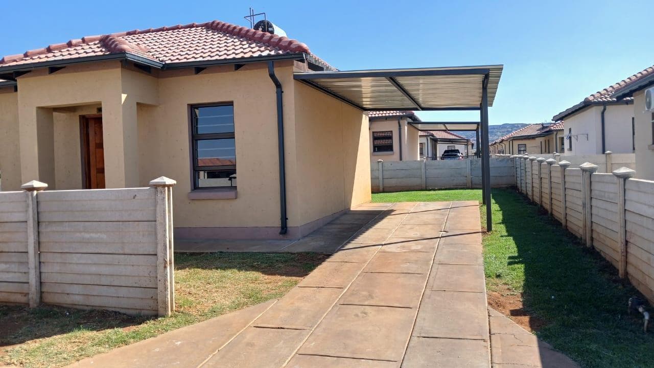 2 Bedroom Townhouse in Rustenburg Central