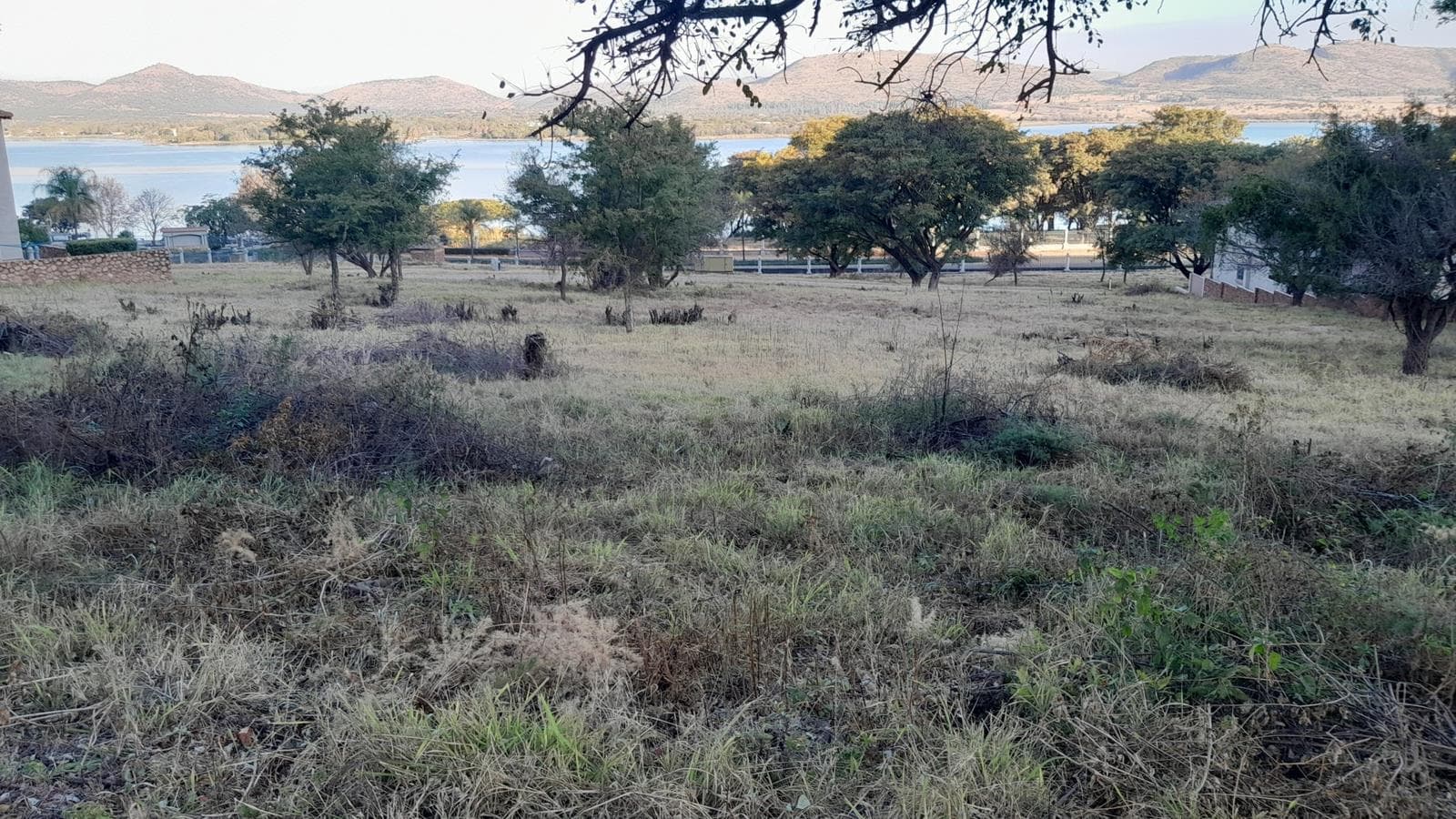517 m² Land available in Kosmos
