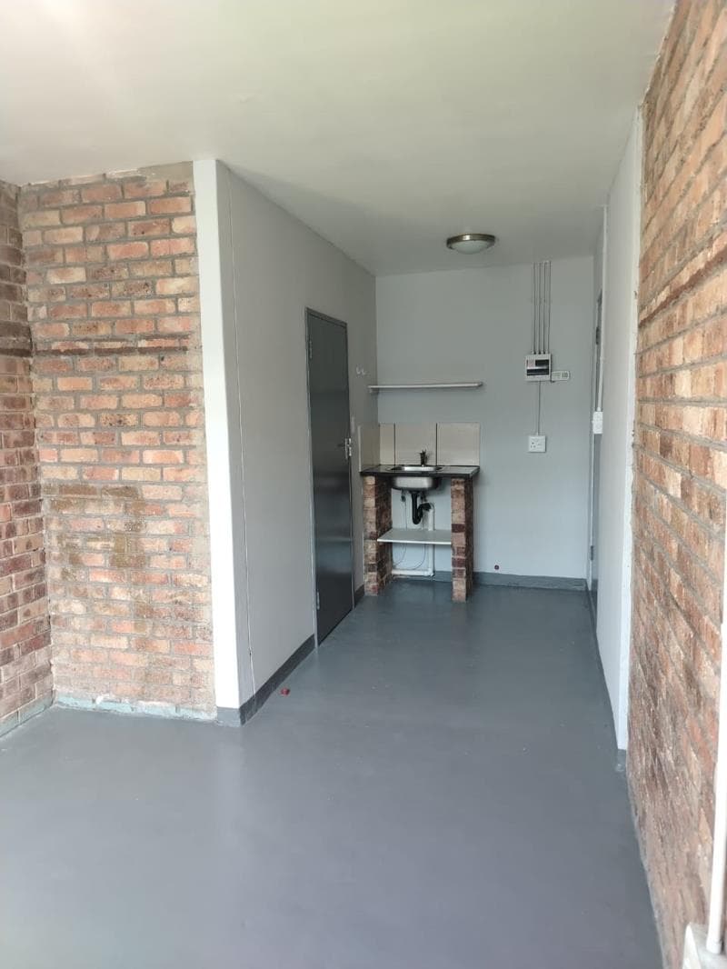 Studio Apartment in Kew
