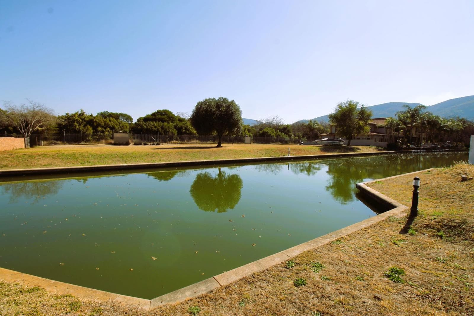 947 m² Land available in The Islands Estate