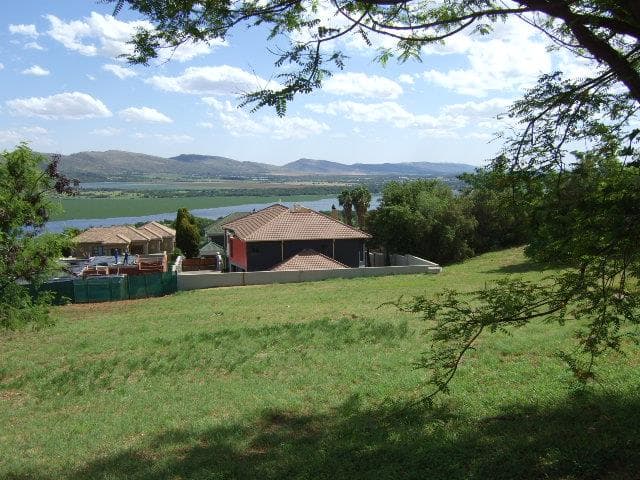 1 154 m² Land available in Kosmos Ridge