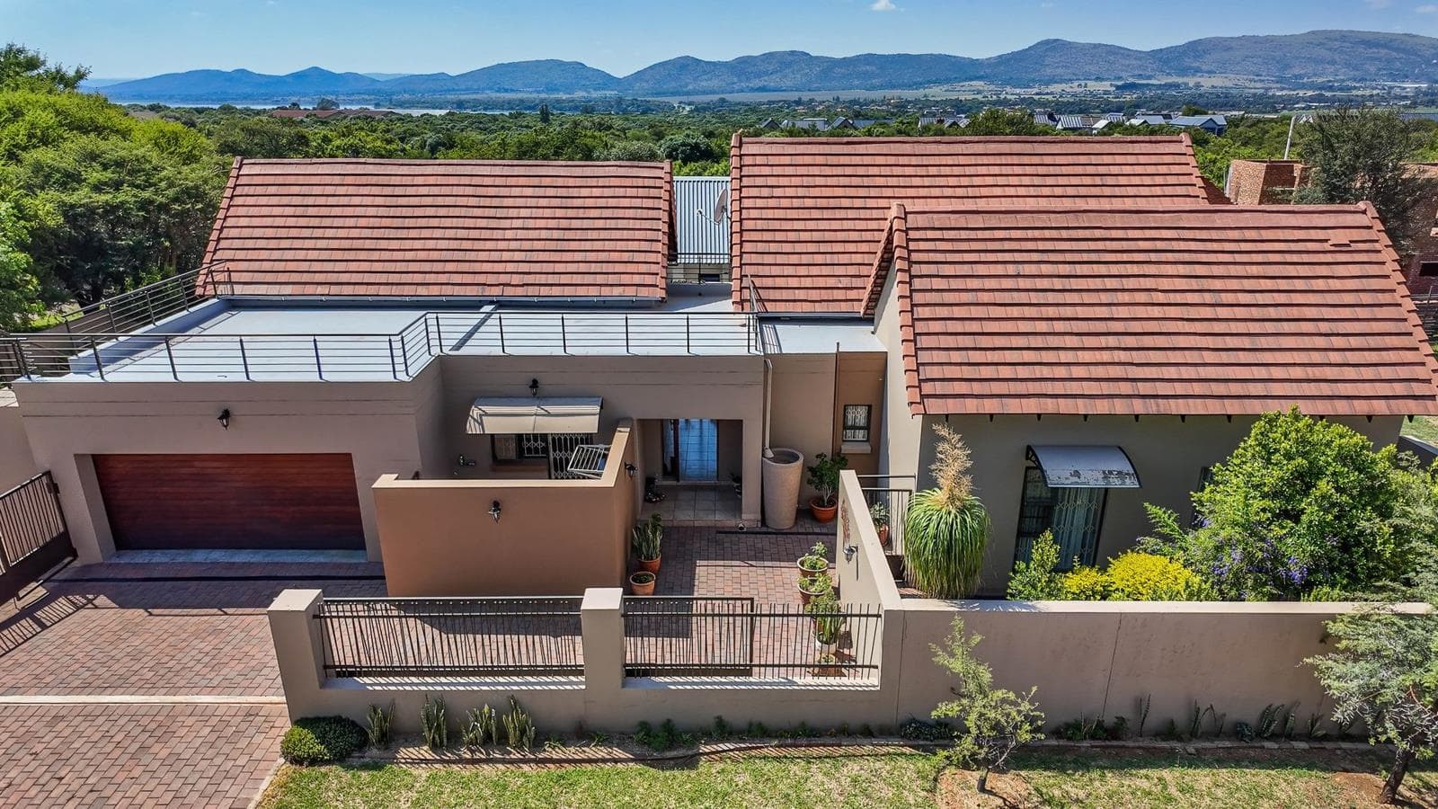 4 Bedroom House in Leloko