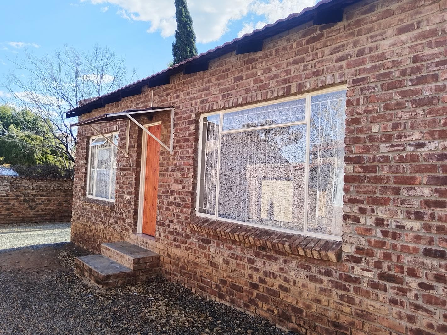 2 Bedroom Townhouse in Jan Kempdorp