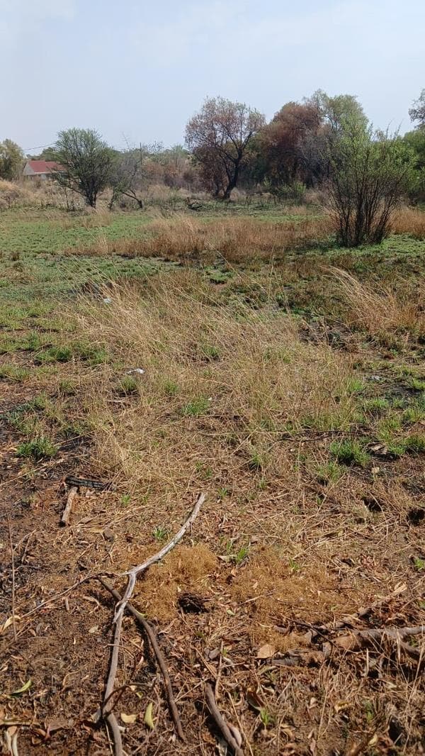 877 m² Land available in Zeerust
