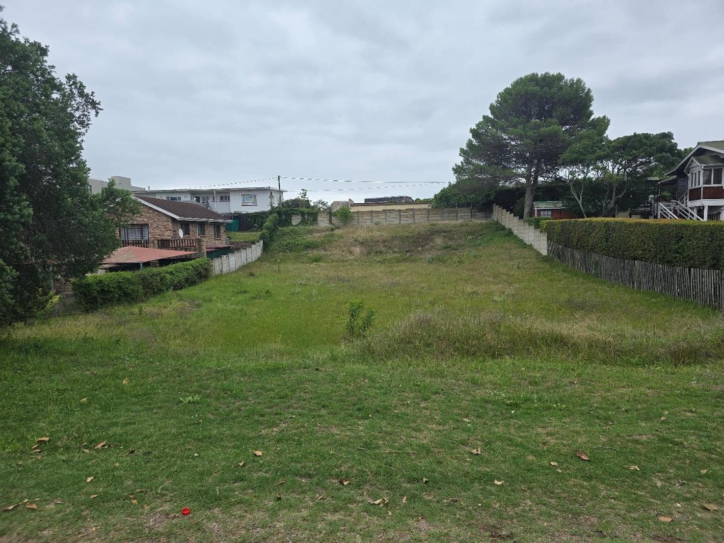 1 115 m² Land available in Sedgefield Central