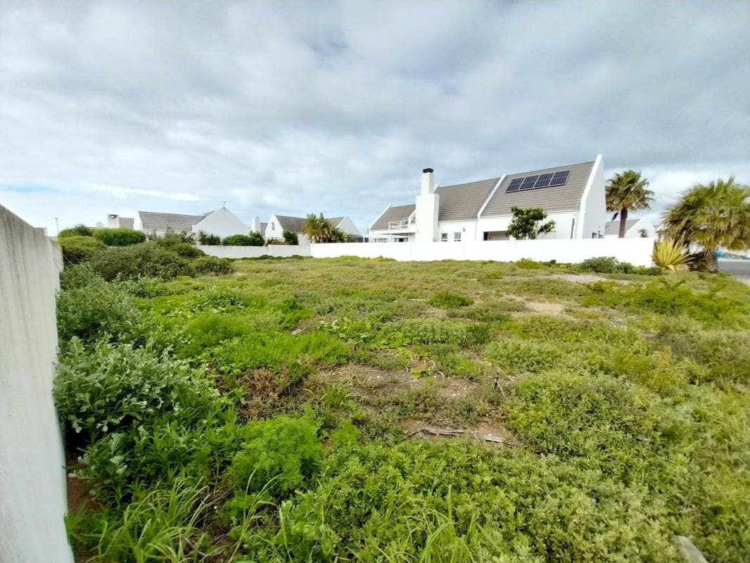 587 m² Land available in Britannia Bay