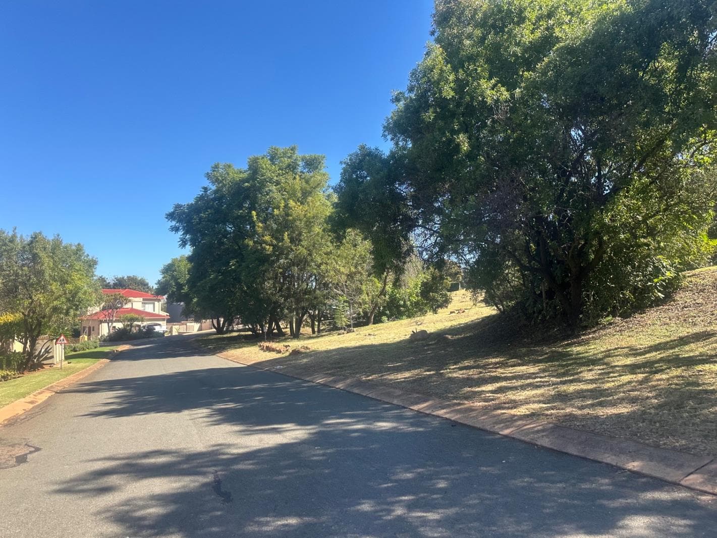 925 m² Land available in Kosmos Ridge
