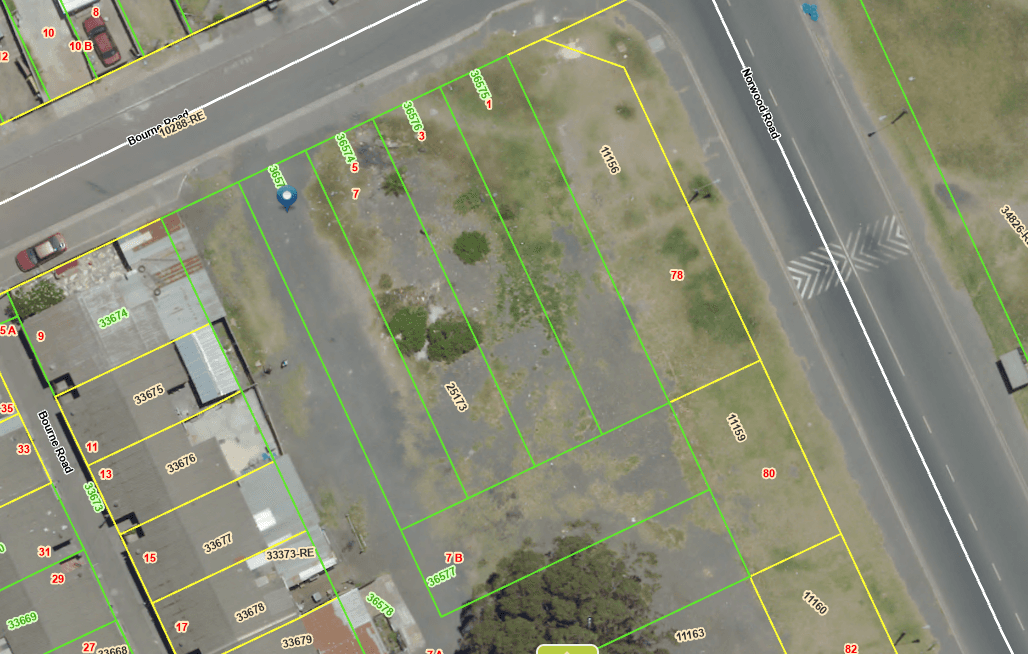 1 486 m² Land available in Avon