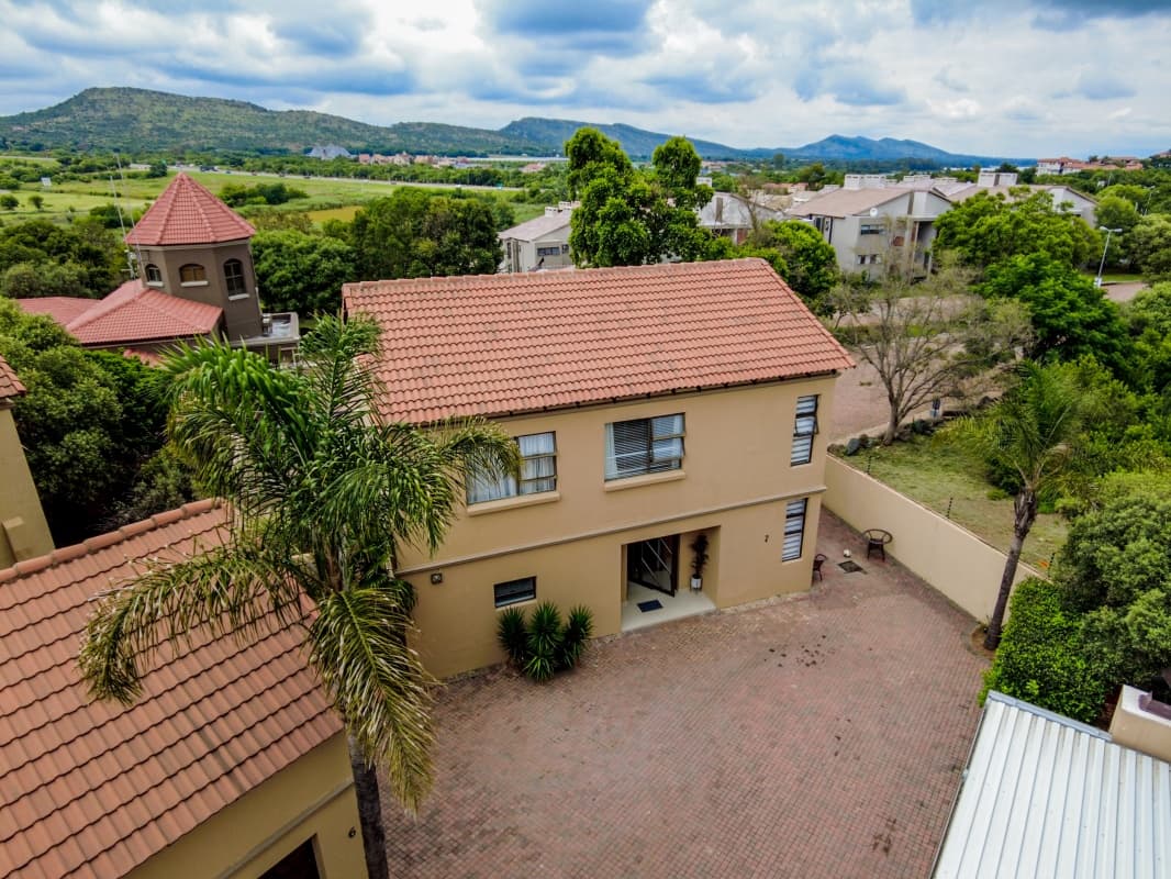 7 Bedroom Townhouse in Xanadu Eco Park