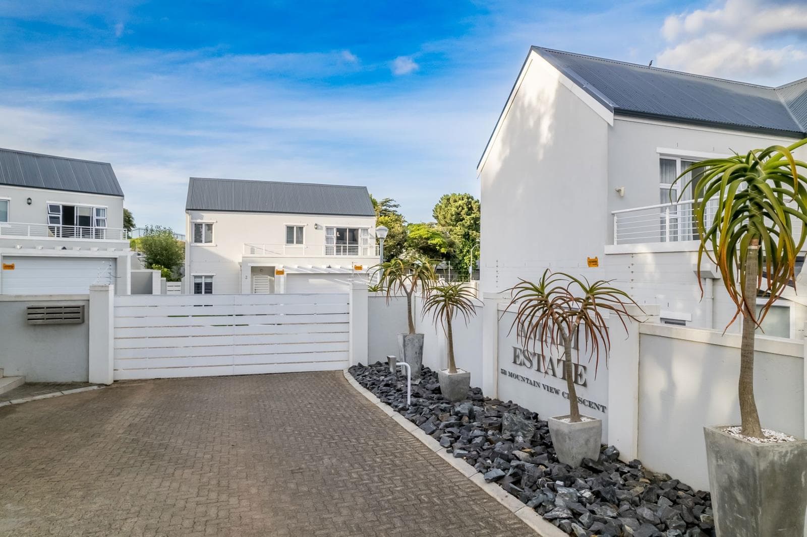 283 m² Land available in Durbell