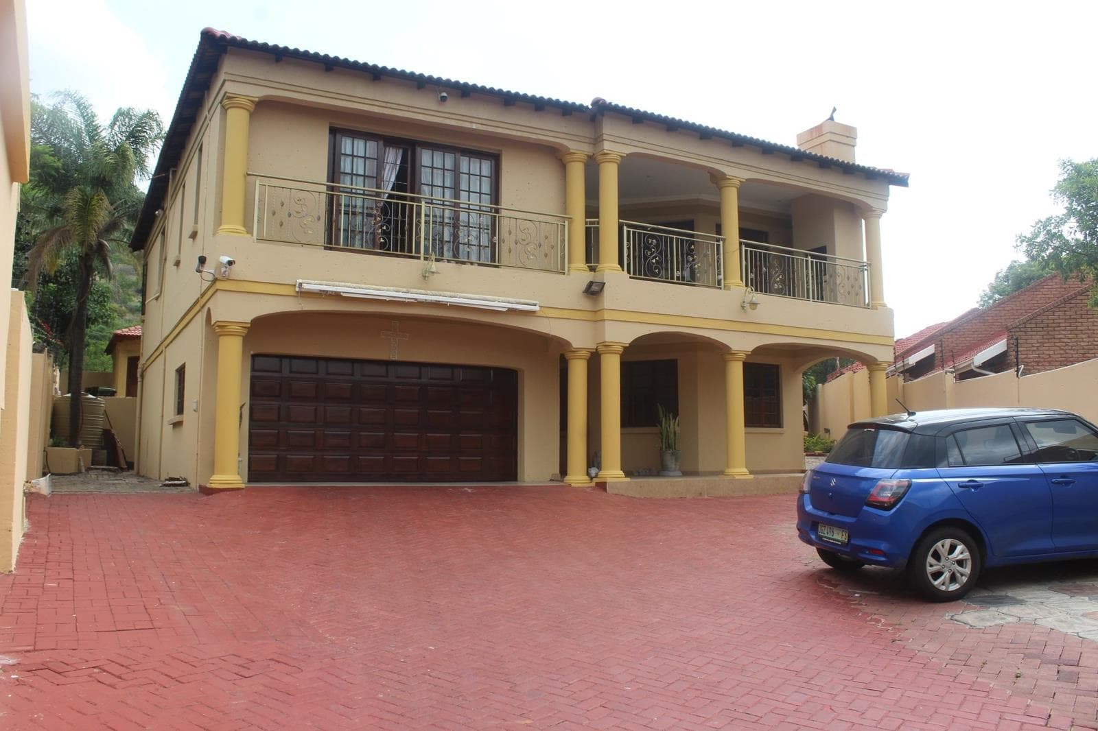 8 Bedroom House in Safari Gardens