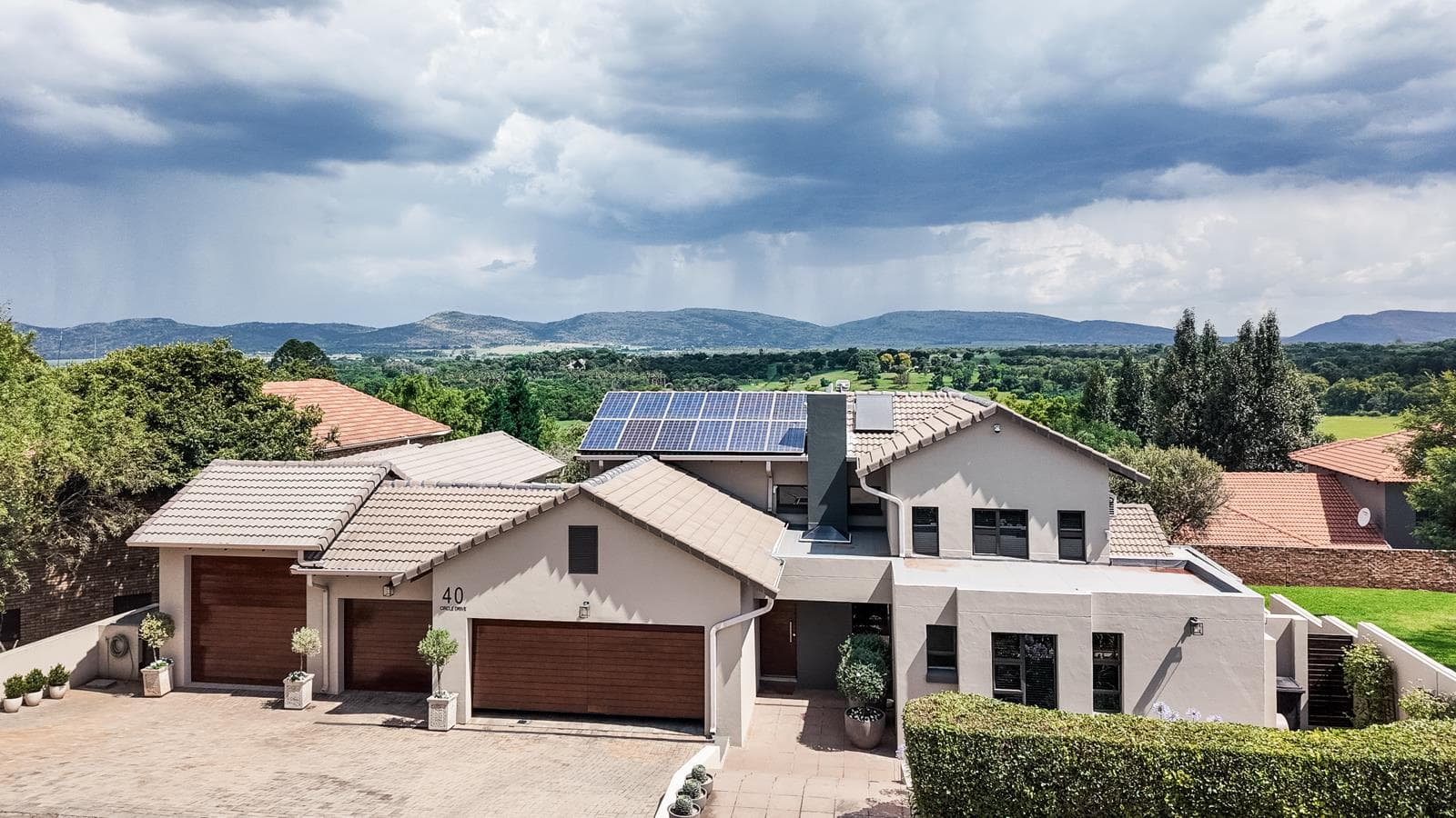 4 Bedroom House in Magalies Golf Estate
