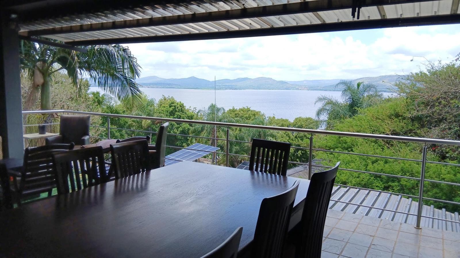6 Bedroom House in Kosmos