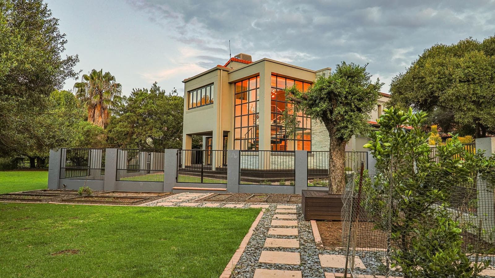2 Bedroom House in Westlake Estate