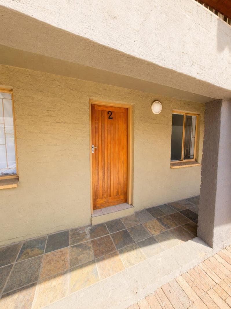 Bachelor apartment in Annadale