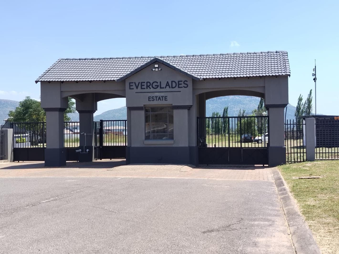 580 m² Land available in Everglades Estate
