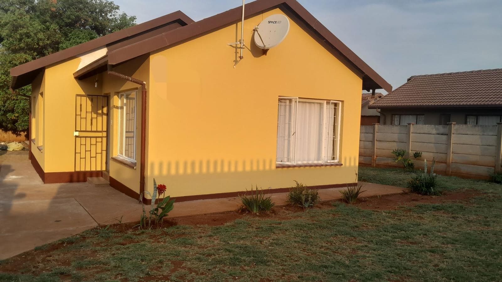 3 Bedroom House in Geelhoutpark