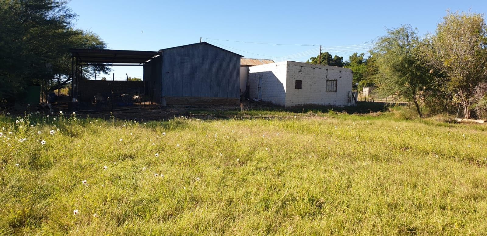 1.6 ha Land available in Marchand