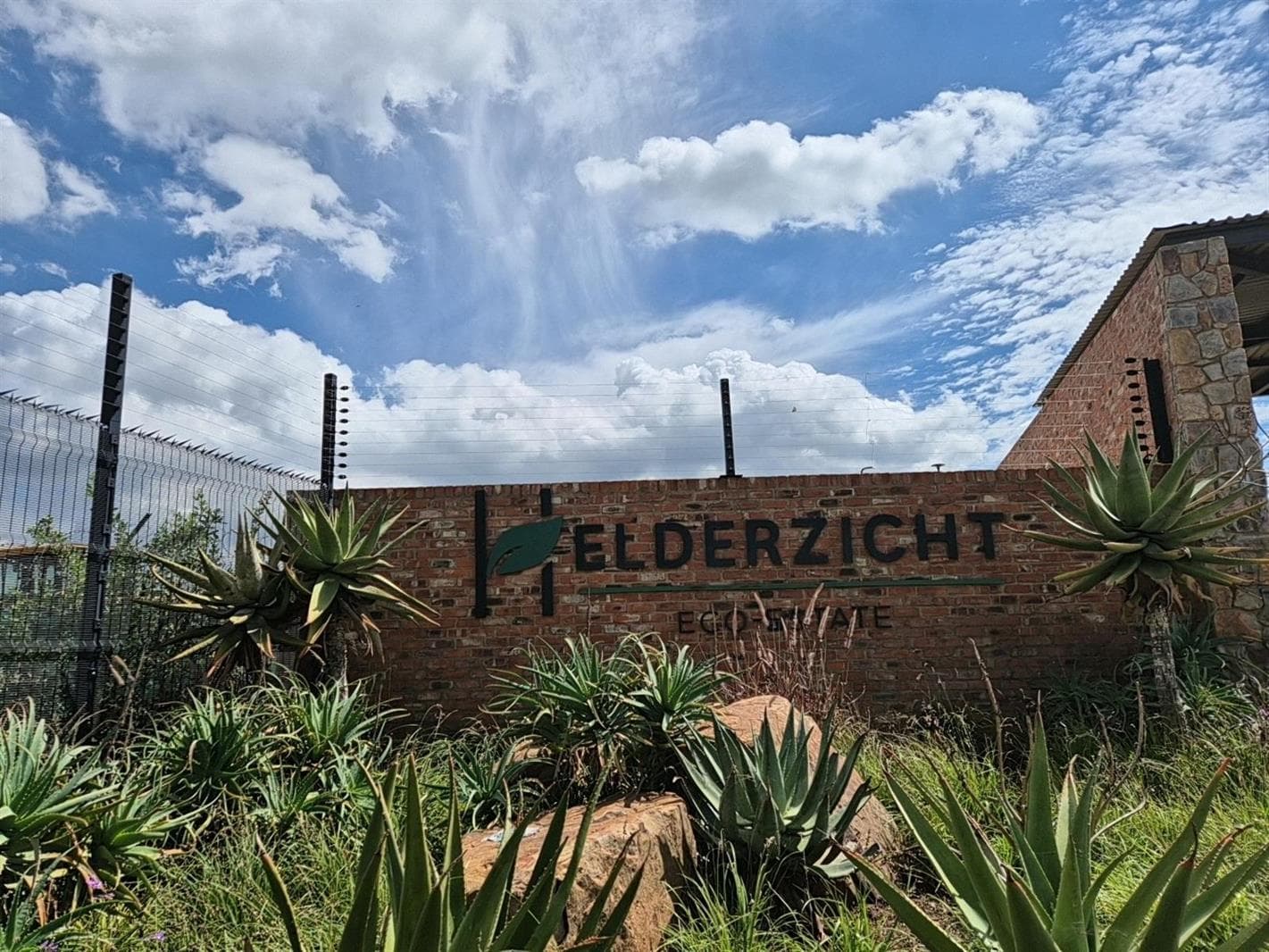 995 m² Land available in Potchefstroom Central