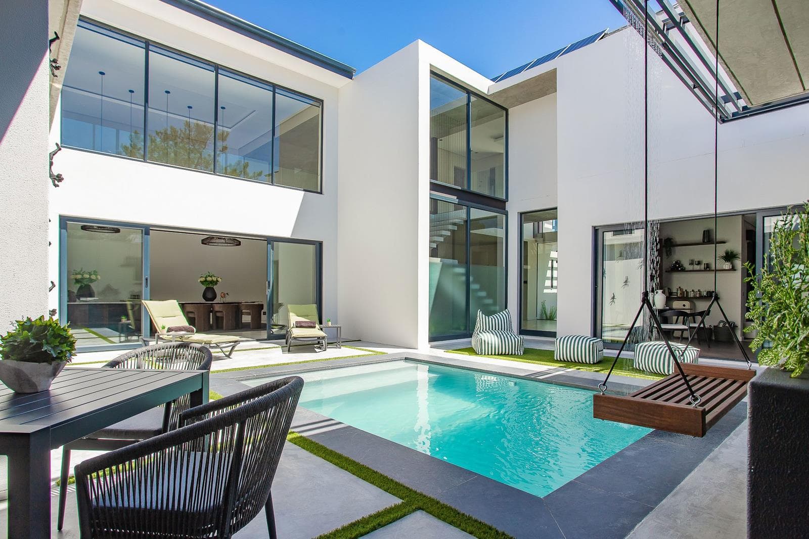 4 Bedroom House in Pearl Valley Golf & Country Estate