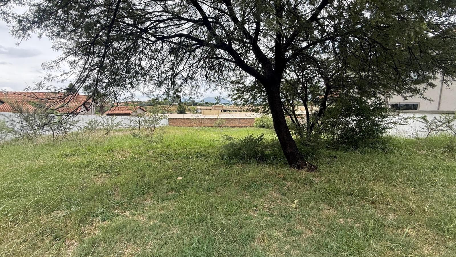 817 m² Land available in Xanadu