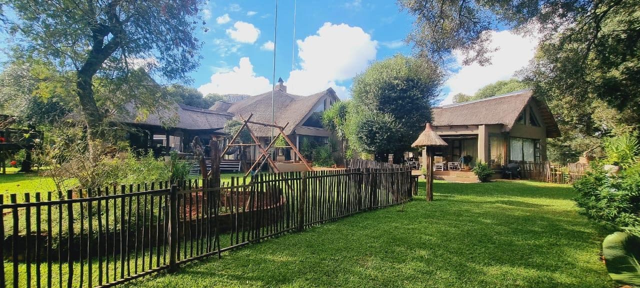 8 Bedroom House in Kshane Lake Lodge