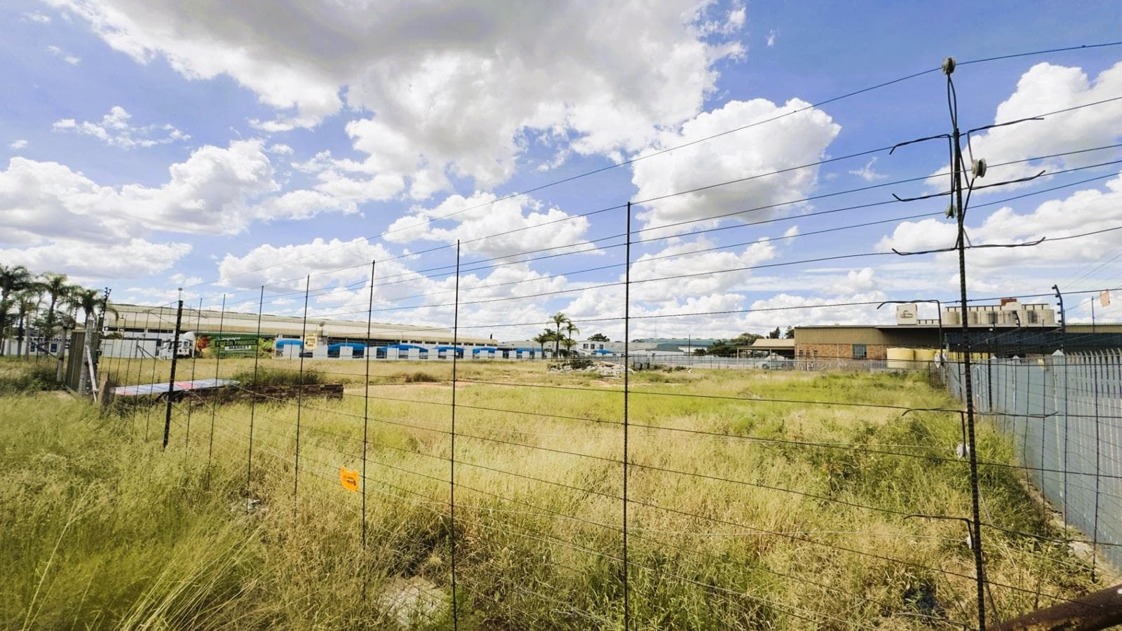 2 900 m² Land available in Laboria