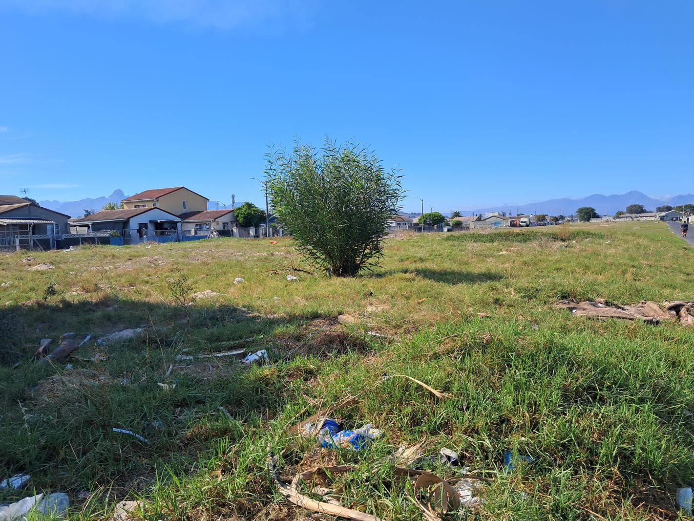 1 207 m² Land available in Devon Park