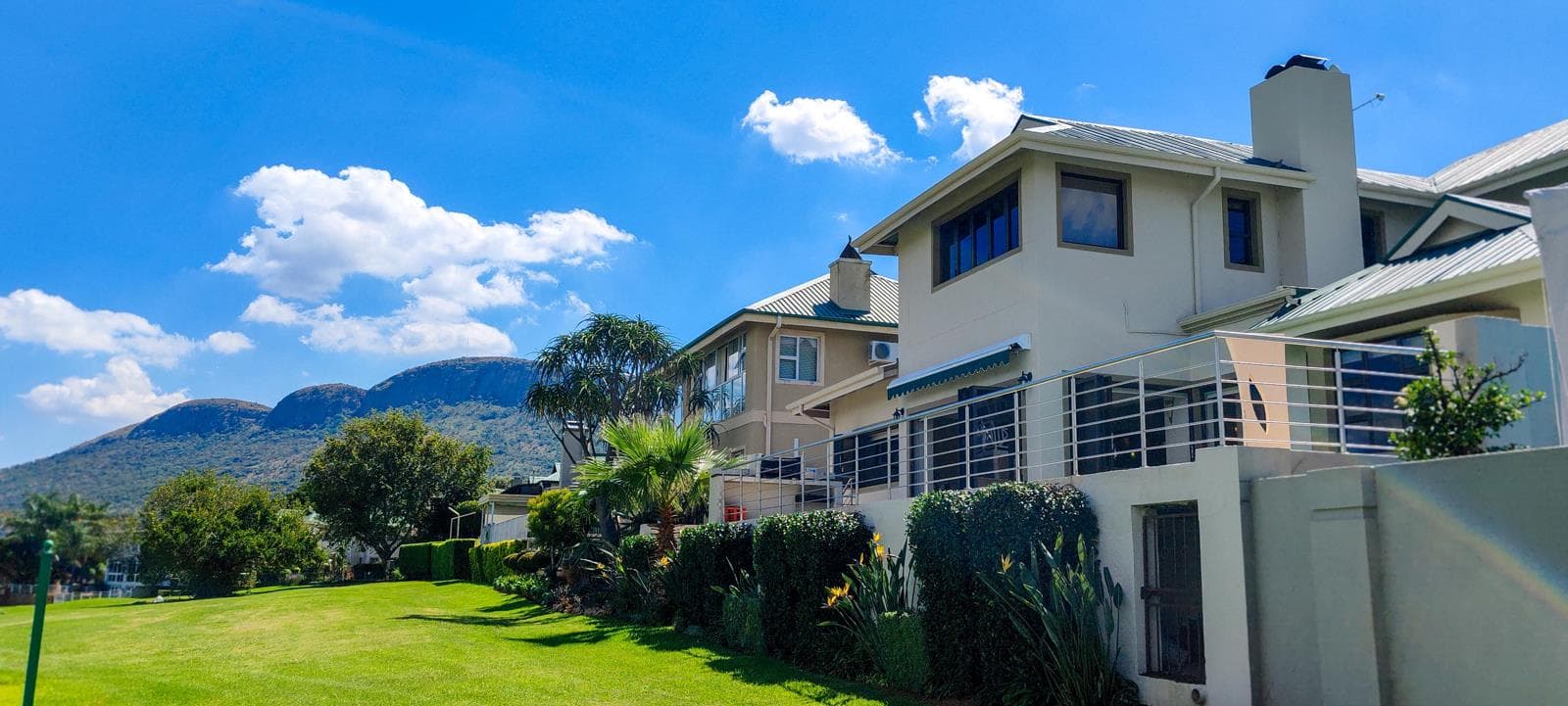 3 Bedroom House in Kosmos