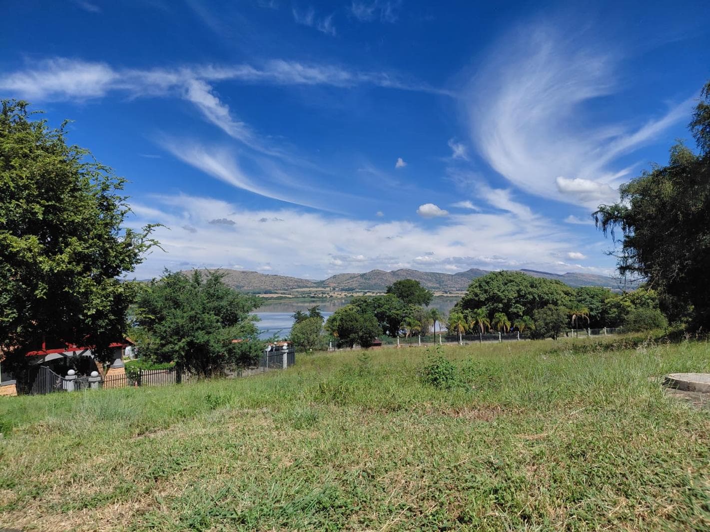 571 m² Land available in Kosmos