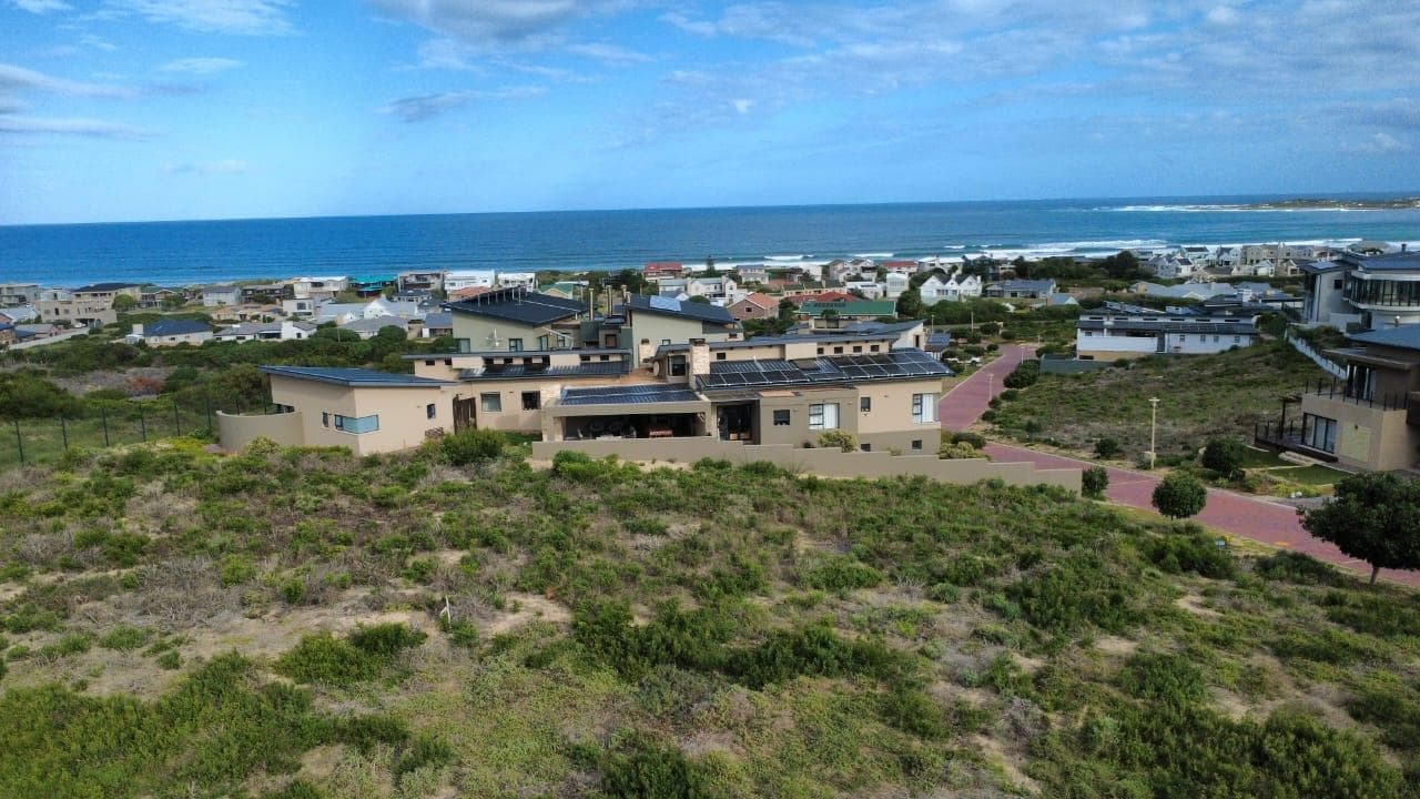1 301 m² Land available in Stilbaai Oos