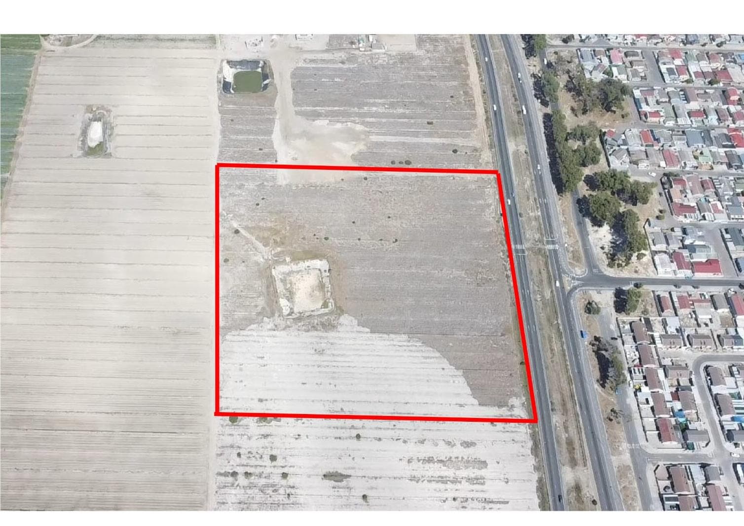 3.8 ha Land available in Philippi
