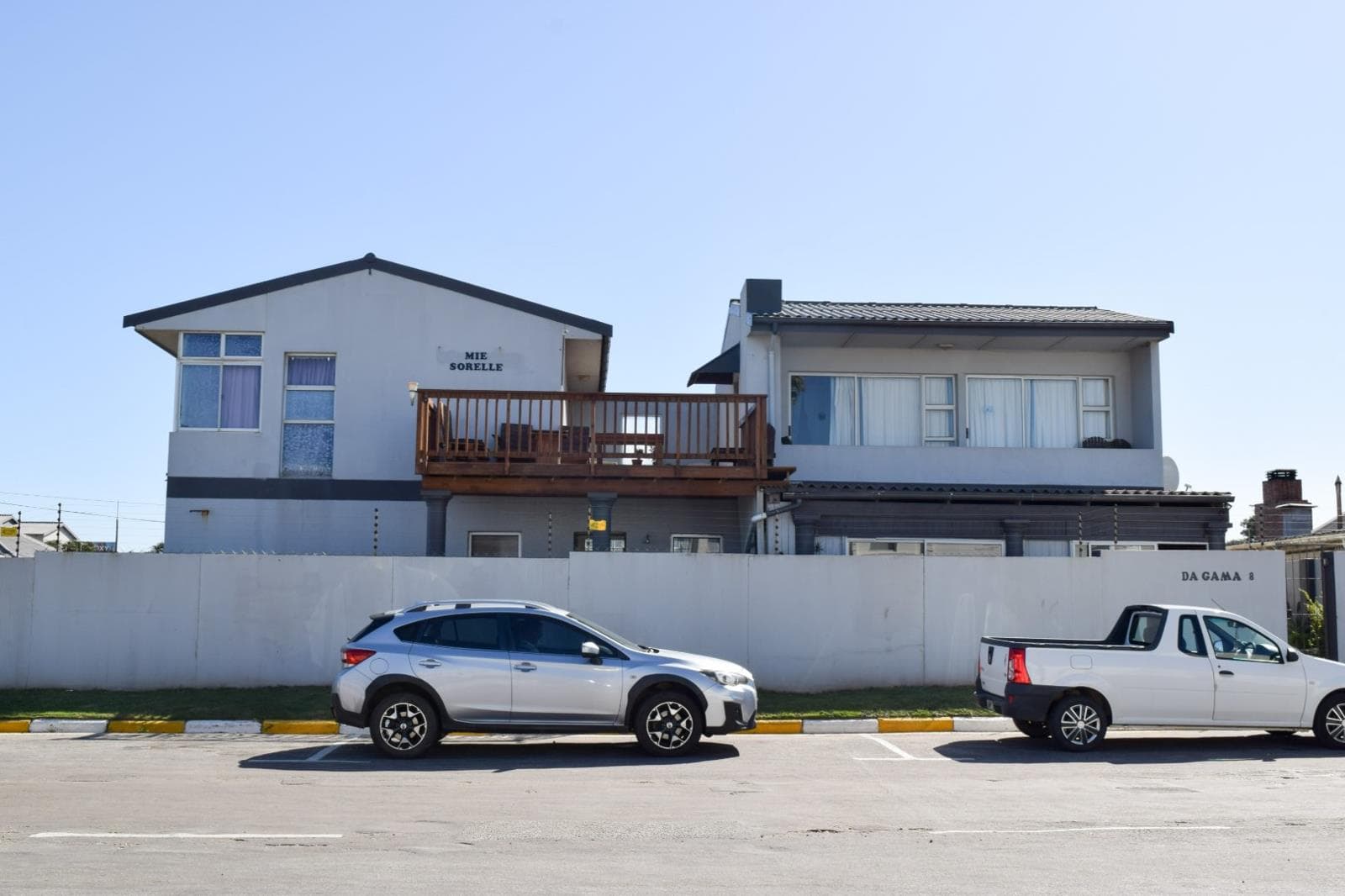 4 Bedroom Townhouse in Jeffreys Bay Central