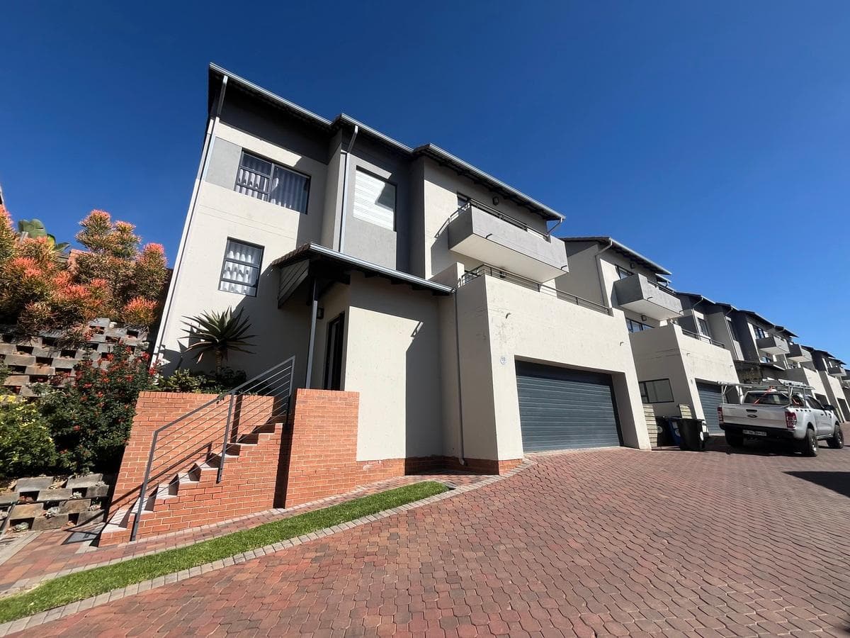 4 Bedroom Townhouse in Amorosa