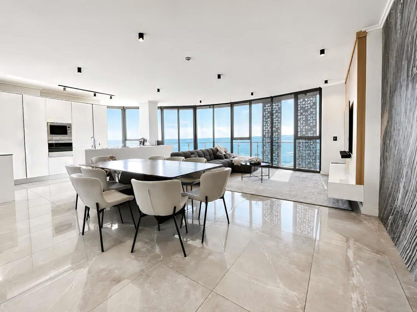 3 Bedroom Apartment in Waterfall