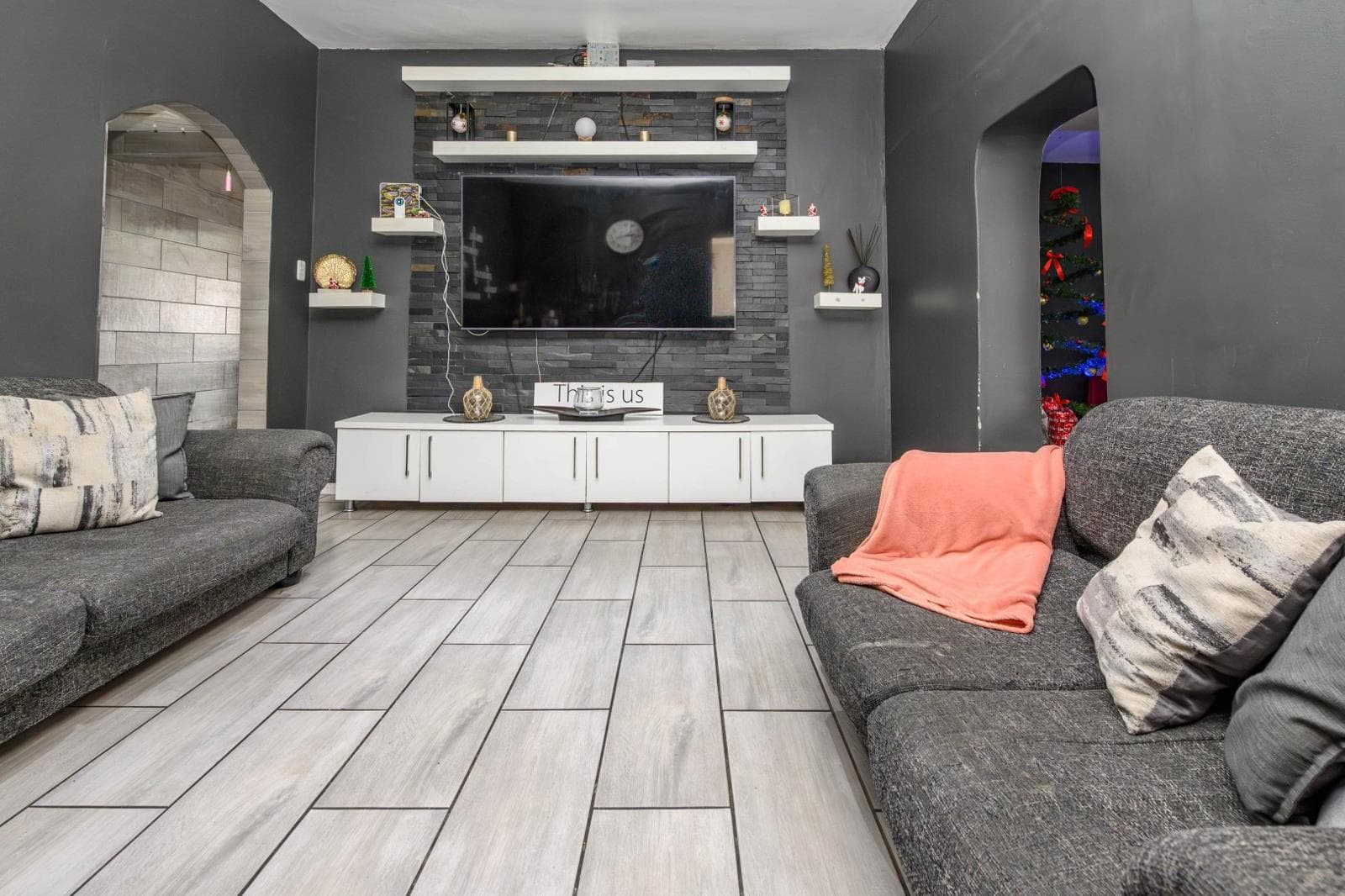 7 Bedroom House in Algoa Park